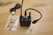 Load image into Gallery viewer, Demo Q5x Axient Aqua MicL
