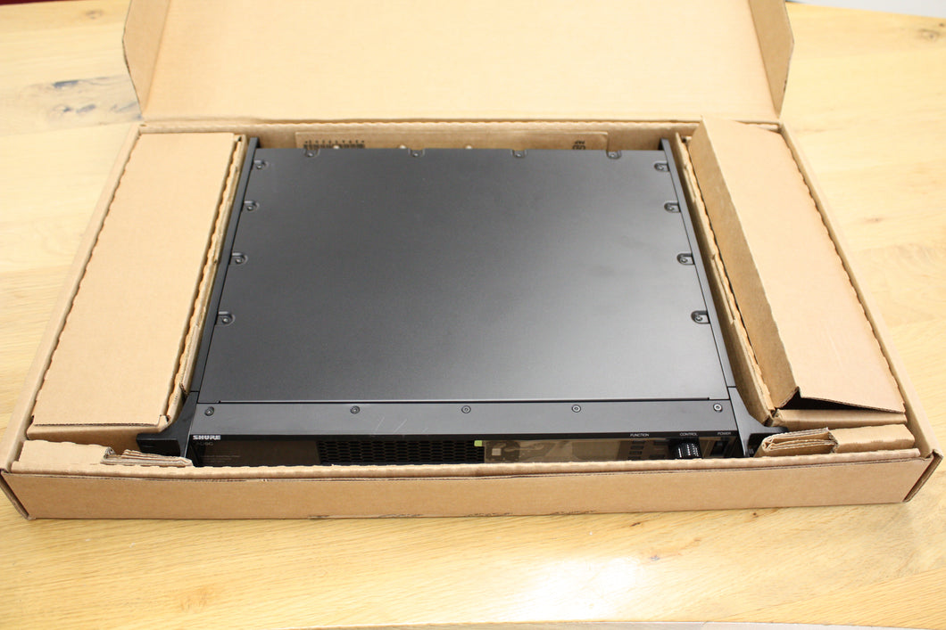 Open Box Shure AD8C Axient Digital PSM 8-Port Antenna Combiner